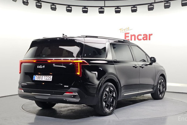 2025 Kia Carnival с пробегом 30 532 км