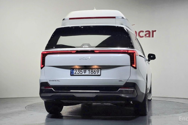 2024 Kia Carnival с пробегом 32 696 км