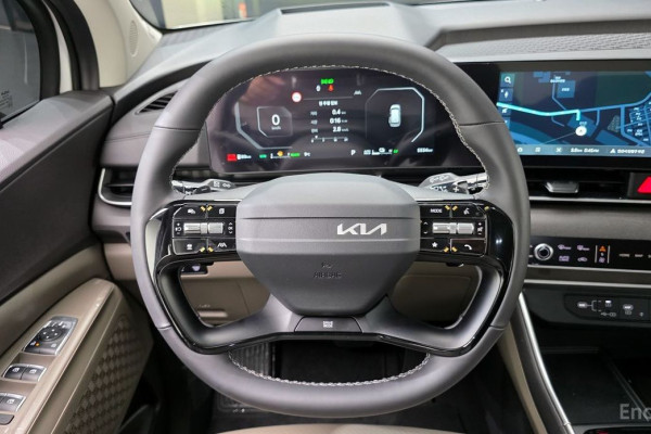 2025 Kia Carnival с пробегом 5 534 км