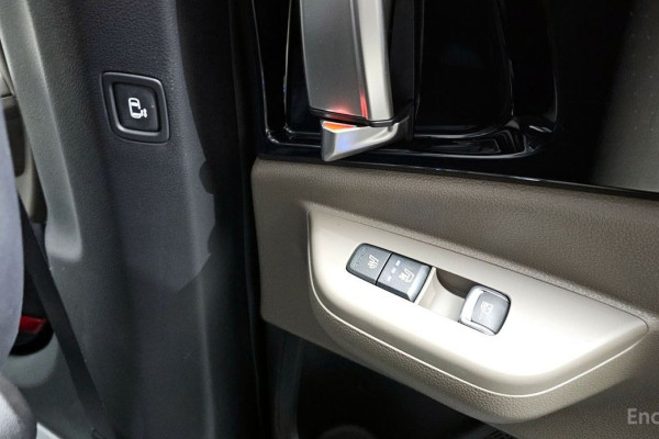 2025 Kia Carnival с пробегом 12 770 км