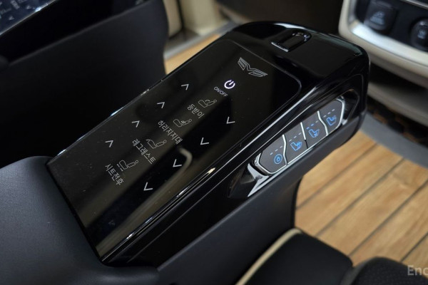 2025 Kia Carnival с пробегом 10 911 км