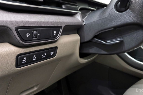 2025 Kia Carnival с пробегом 5 534 км