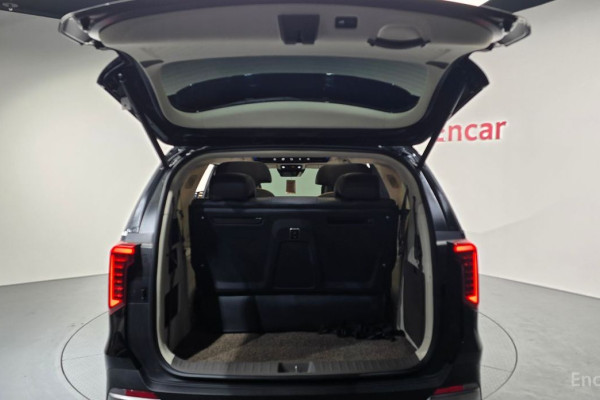 2025 Kia Carnival с пробегом 10 911 км