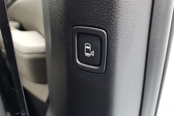 2024 Kia Carnival с пробегом 8 836 км