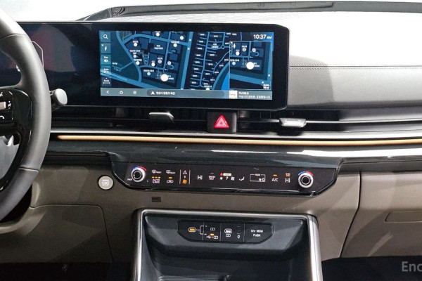 2025 Kia Carnival с пробегом 12 770 км