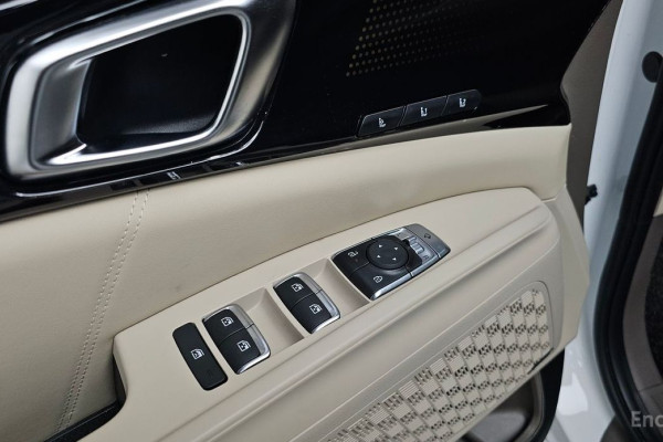 2025 Kia Carnival с пробегом 9 404 км