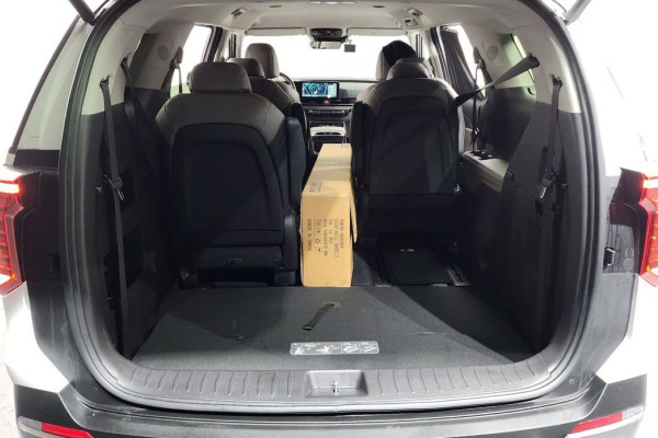 2024 Kia Carnival с пробегом 8 836 км