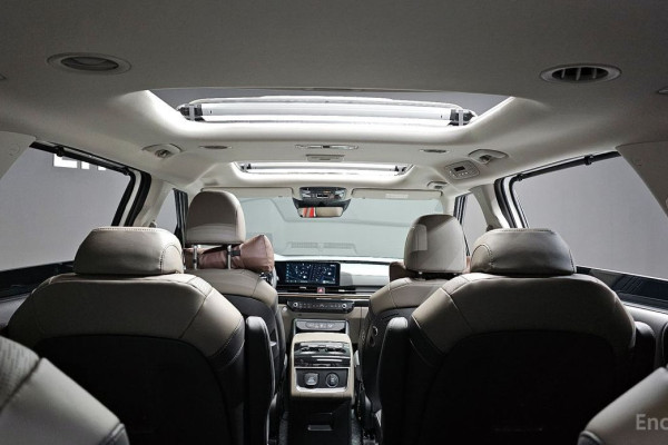 2025 Kia Carnival с пробегом 12 770 км