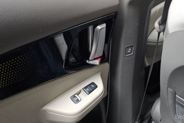 2025 Kia Carnival с пробегом 9 404 км