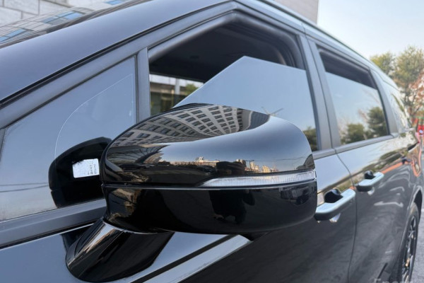 2025 Kia Carnival с пробегом 15 400 км