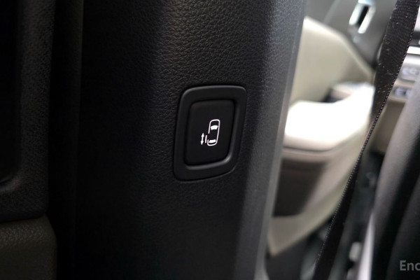 2025 Kia Carnival с пробегом 5 534 км