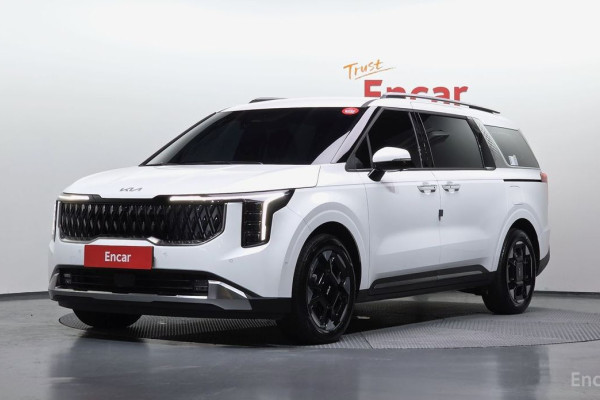 2024 Kia Carnival с пробегом 9 445 км