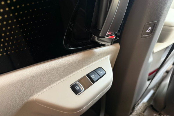 2024 Kia Carnival с пробегом 4 000 км