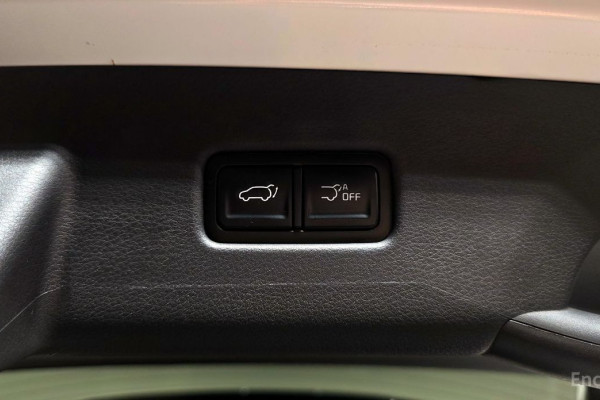 2025 Kia Carnival с пробегом 5 534 км