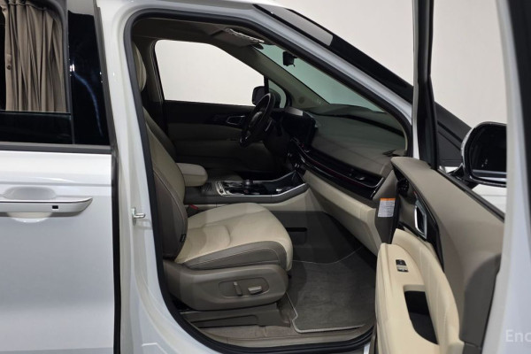 2024 Kia Carnival с пробегом 32 696 км