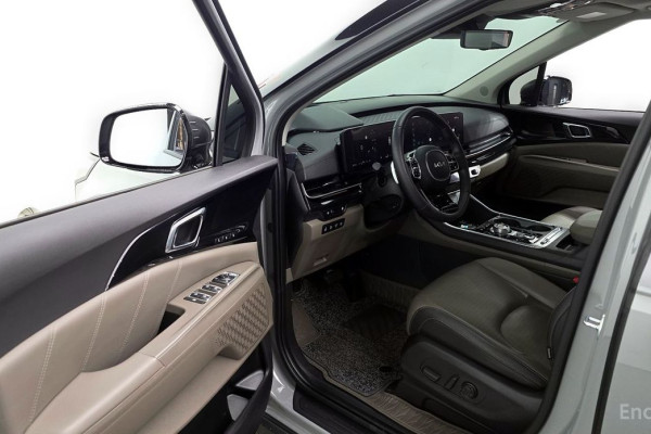 2024 Kia Carnival с пробегом 26 996 км