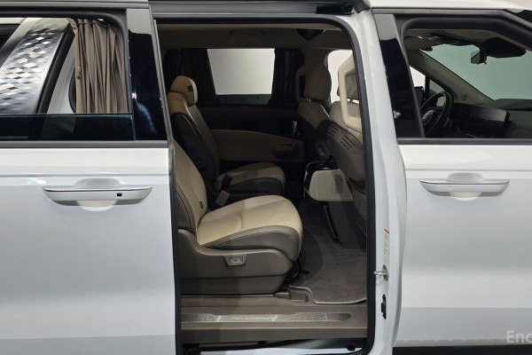 2024 Kia Carnival с пробегом 32 696 км