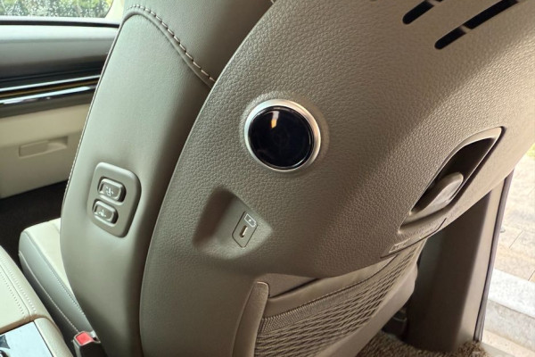 2024 Kia Carnival с пробегом 4 000 км