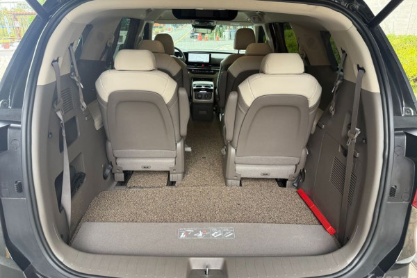 2024 Kia Carnival с пробегом 4 000 км