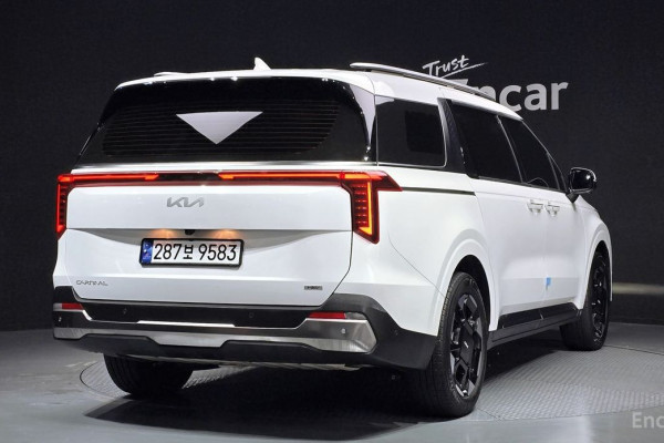 2025 Kia Carnival с пробегом 43 175 км