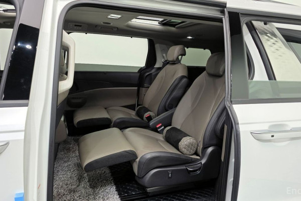 2024 Kia Carnival с пробегом 63 810 км