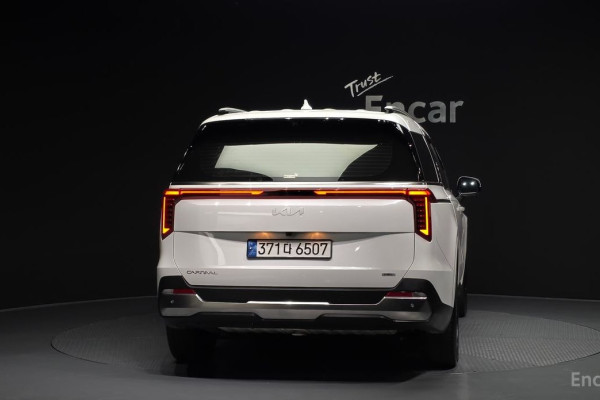 2024 Kia Carnival с пробегом 78 030 км