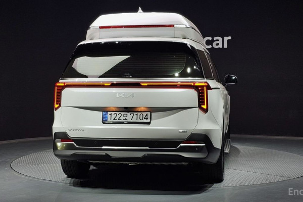 2024 Kia Carnival с пробегом 36 348 км