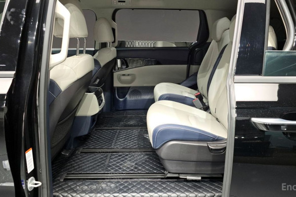 2025 Kia Carnival с пробегом 8 431 км