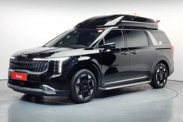 2024 Kia Carnival с пробегом 4 000 км
