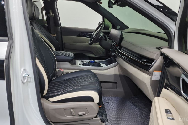 2024 Kia Carnival с пробегом 16 026 км