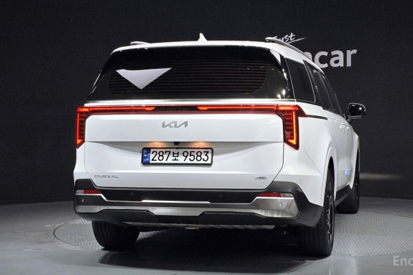 2025 Kia Carnival с пробегом 43 175 км