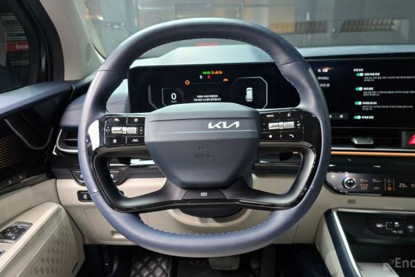 2025 Kia Carnival с пробегом 8 431 км