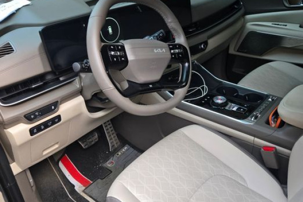 2024 Kia Carnival с пробегом 14 790 км