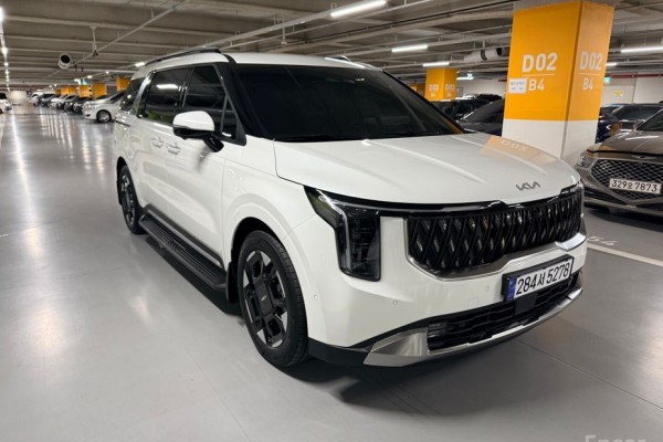 2025 Kia Carnival с пробегом 5 897 км