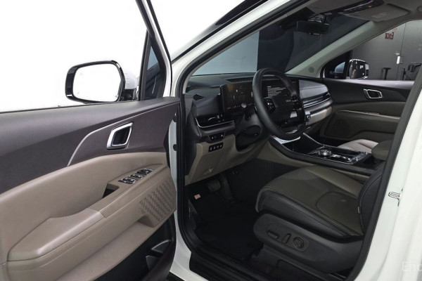 2024 Kia Carnival с пробегом 9 445 км