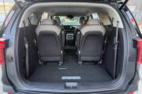 2025 Kia Carnival с пробегом 15 400 км