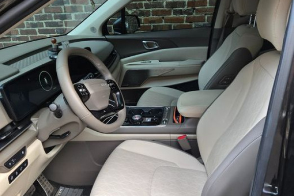 2024 Kia Carnival с пробегом 14 790 км