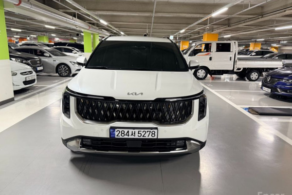 2025 Kia Carnival с пробегом 5 897 км