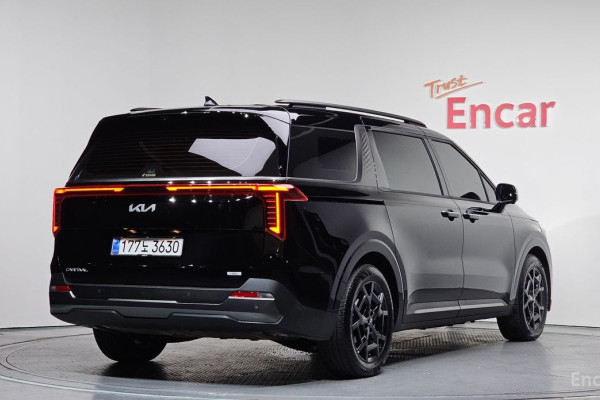 2025 Kia Carnival с пробегом 10 452 км