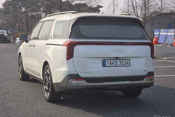 2024 Kia Carnival с пробегом 4 941 км