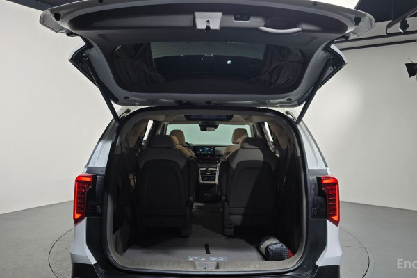 2024 Kia Carnival с пробегом 32 696 км