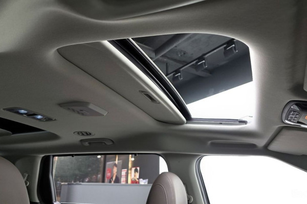 2024 Kia Carnival с пробегом 26 996 км