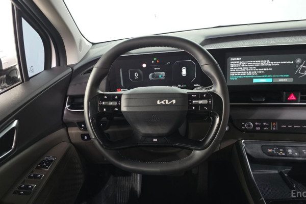 2024 Kia Carnival с пробегом 9 445 км