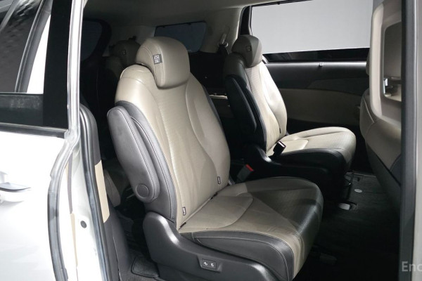 2024 Kia Carnival с пробегом 78 030 км