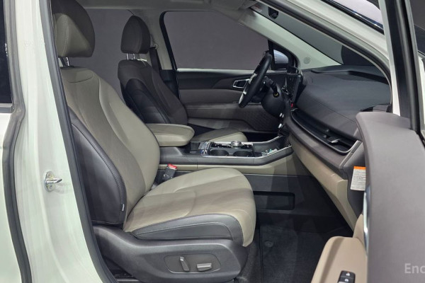 2025 Kia Carnival с пробегом 43 175 км