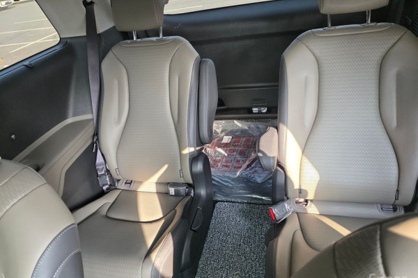 2024 Kia Carnival с пробегом 4 941 км