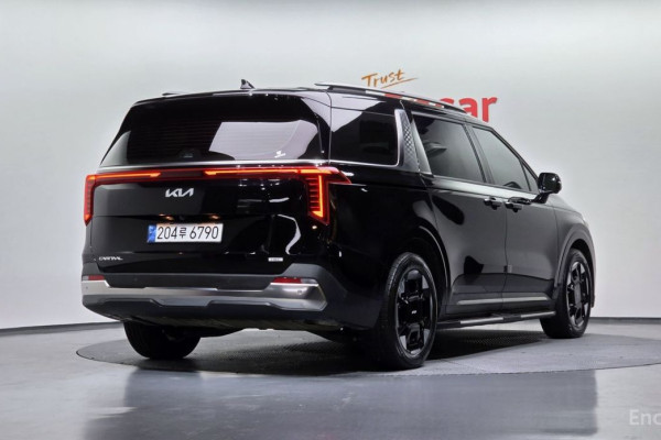 2024 Kia Carnival с пробегом 20 898 км