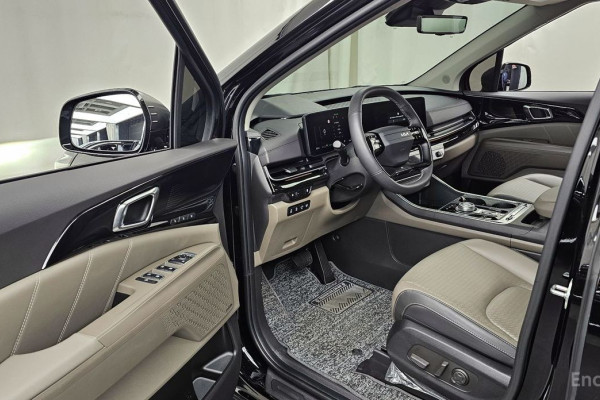 2025 Kia Carnival с пробегом 10 452 км