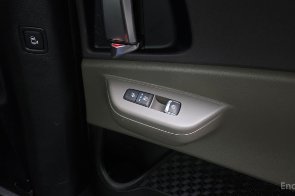 2024 Kia Carnival с пробегом 9 445 км