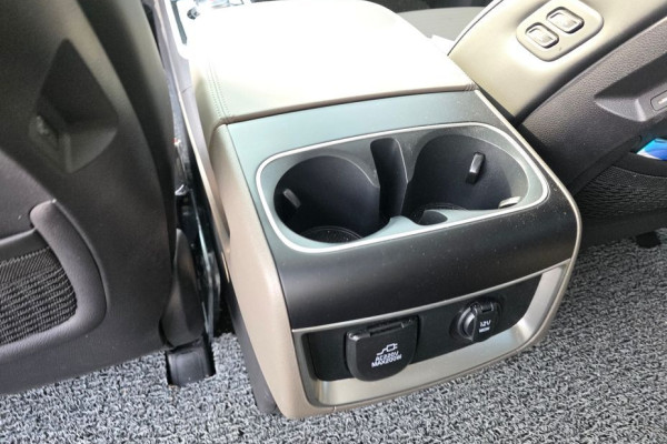 2024 Kia Carnival с пробегом 4 941 км